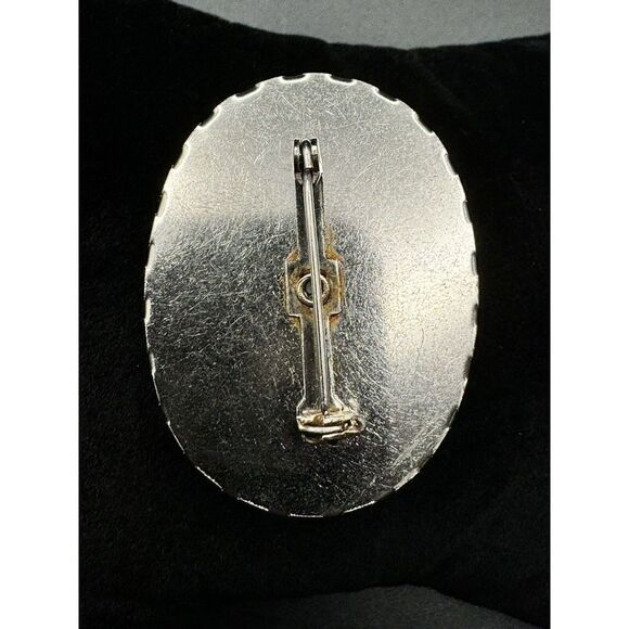 Vintage Victorian Style Cameo Brooch Silver Tone Black White Profile Plastic - Picture 6 of 9